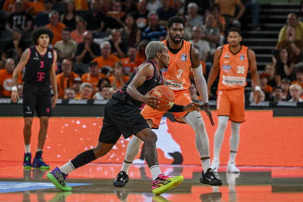 更是更衣室 更是更衣室